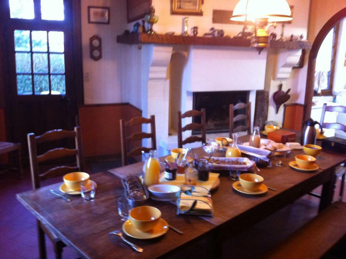 La Ferme Des Vignes Bed & Breakfast Hotot-en-Auge Екстериор снимка