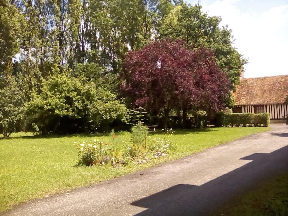 La Ferme Des Vignes Bed & Breakfast Hotot-en-Auge Екстериор снимка